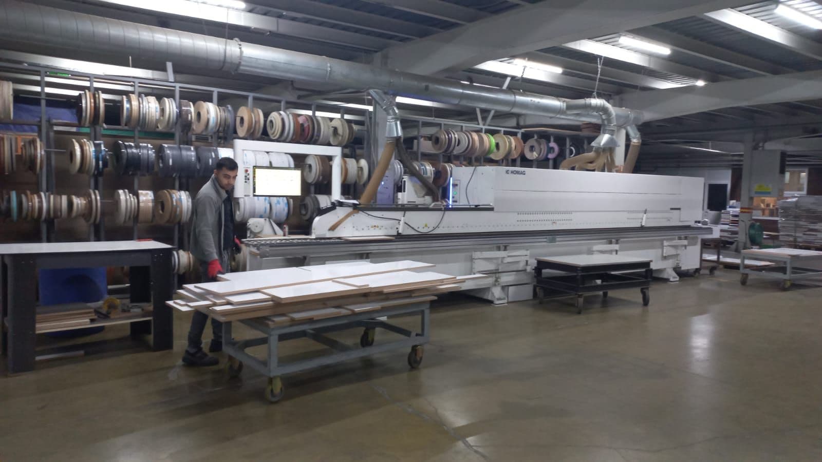 Edge-banding line at the ALFE Furniture factory